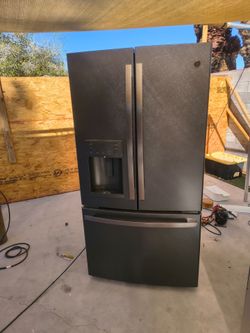 Ge Refrigerator Black mate