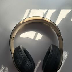 Beats Studio 3 With Case 