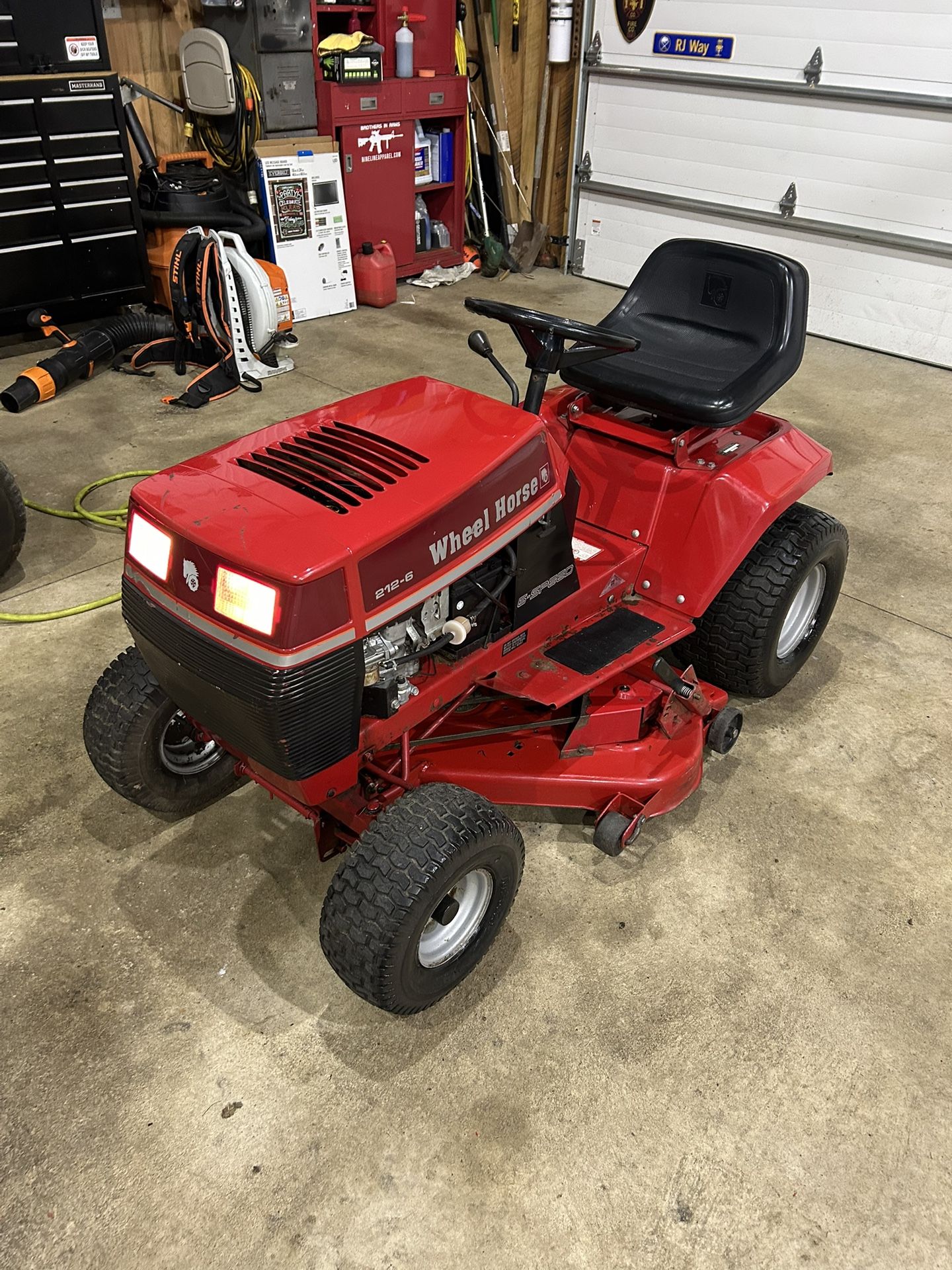 Wheel Horse 212-6 Mower