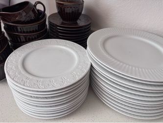 Coventry Dish Set