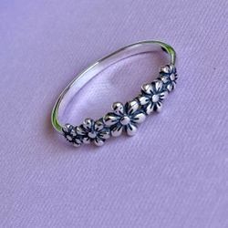 Flower Ring 💍 925 Sterling Silver  Size 10