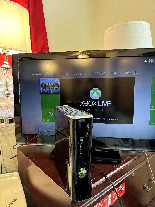 XBOX 360 Slim