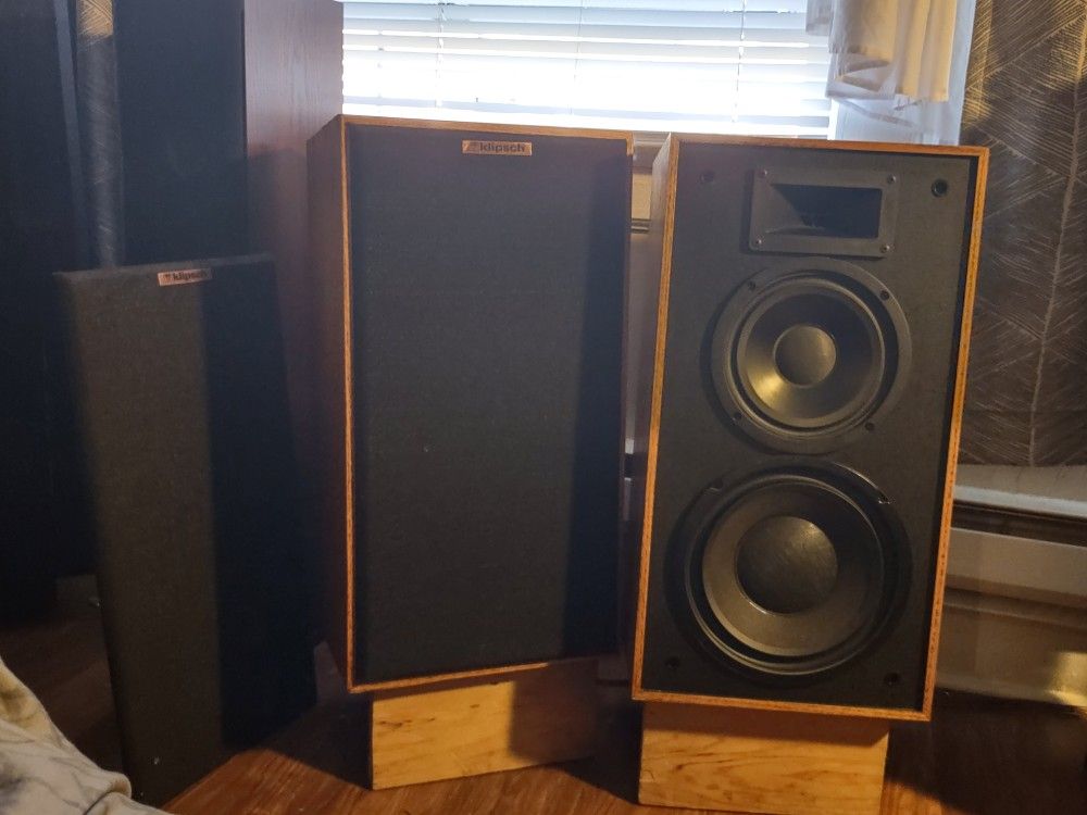 Vintage Klipsch Stereo Speakers KG3