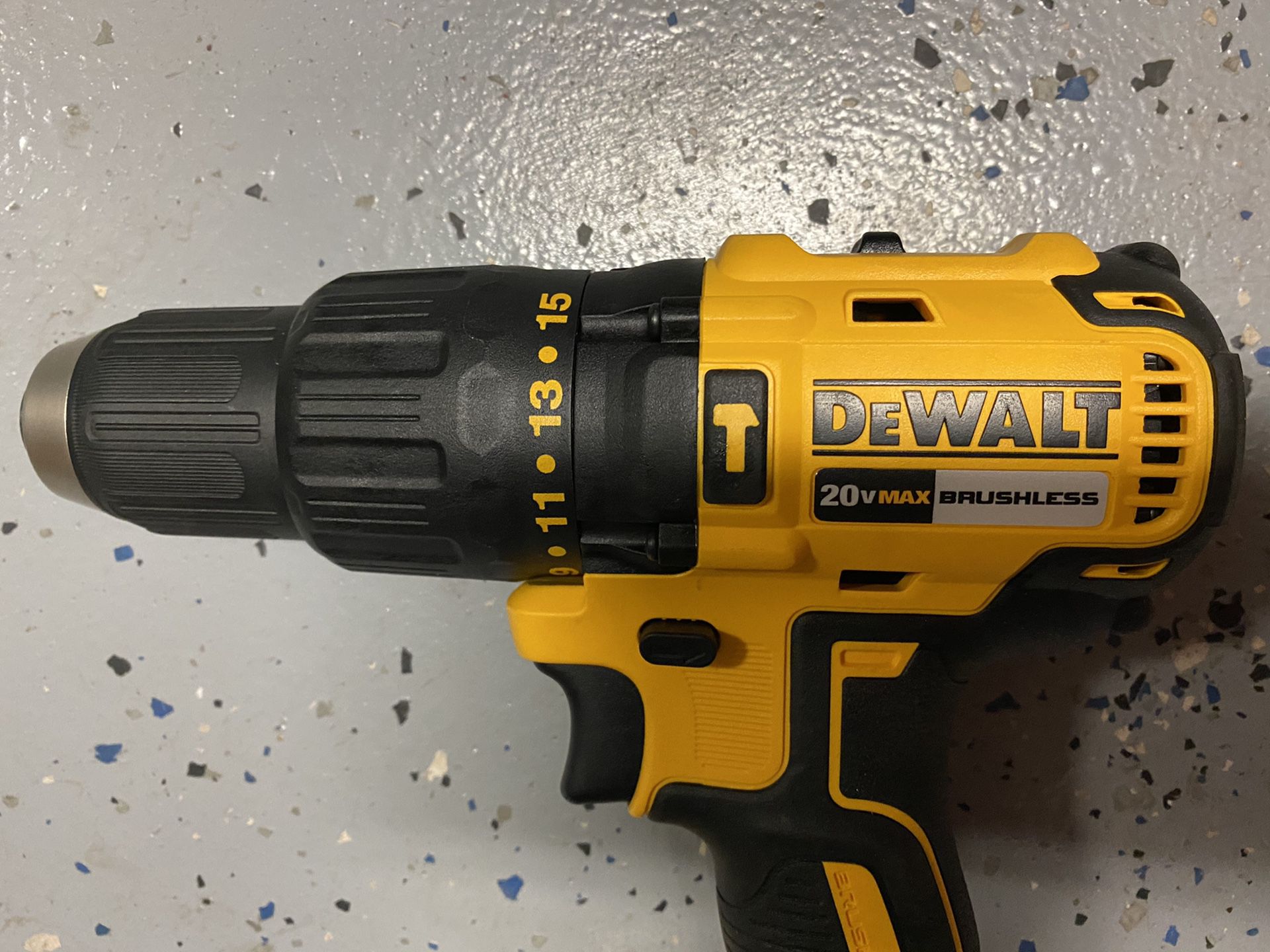 Dewalt 1/2 inch 20v Max brushless cordless hammer drill drill driver DCD778