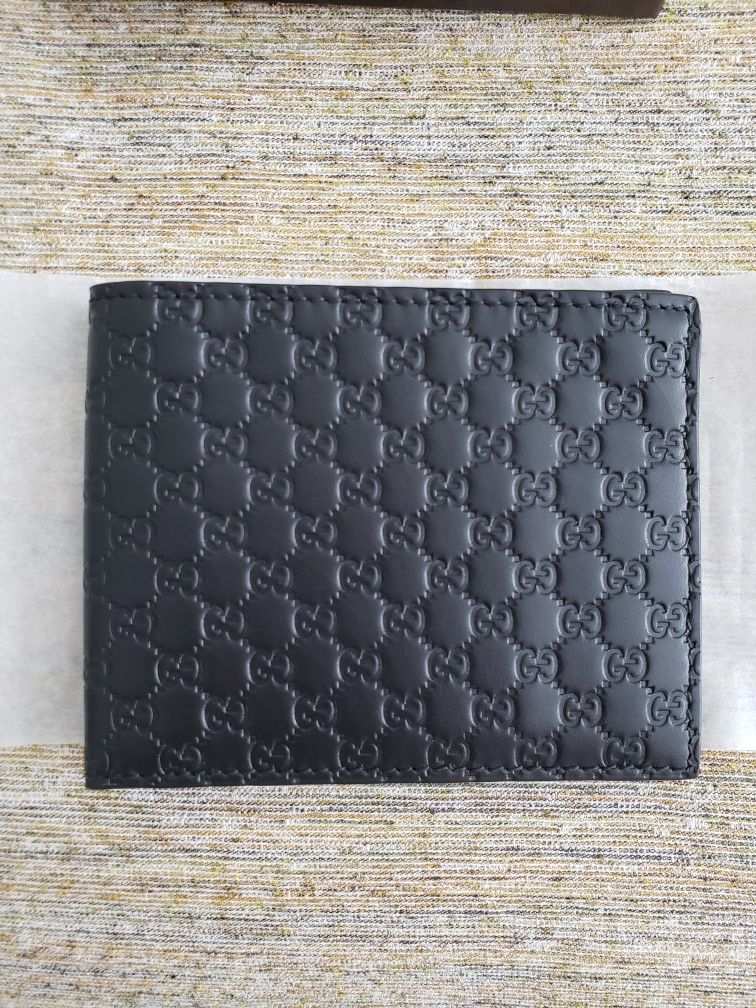 Gucci Men's leather wallet