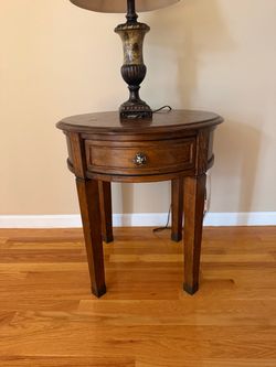 Circular Accent/End Table