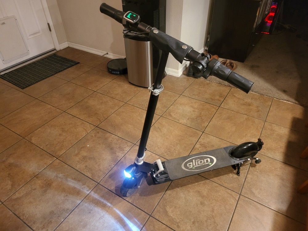 Glion electric scooter