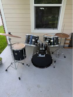 Pearl forum drum set