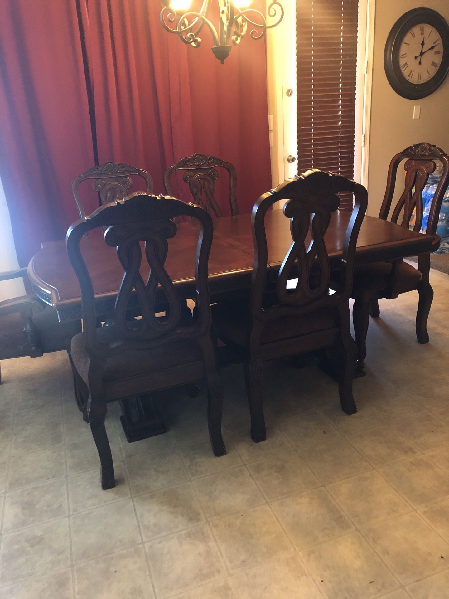 Elegant dining room table