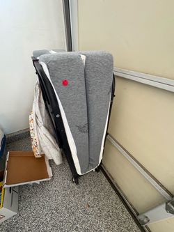 Twin size folding bed