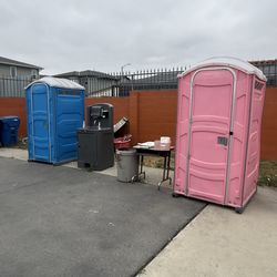 2 Portable bathroom clean and good condition