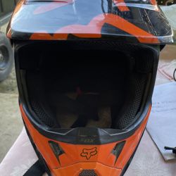 FOX V1 Racing Helmet - Large