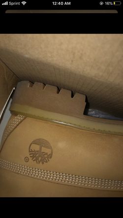 BRAND NEW TIMBERLANDS SIZE 9