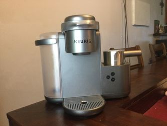 Keurig K cafe single serve coffee maker latte and cappuccino maker also comes with coffee pod holder