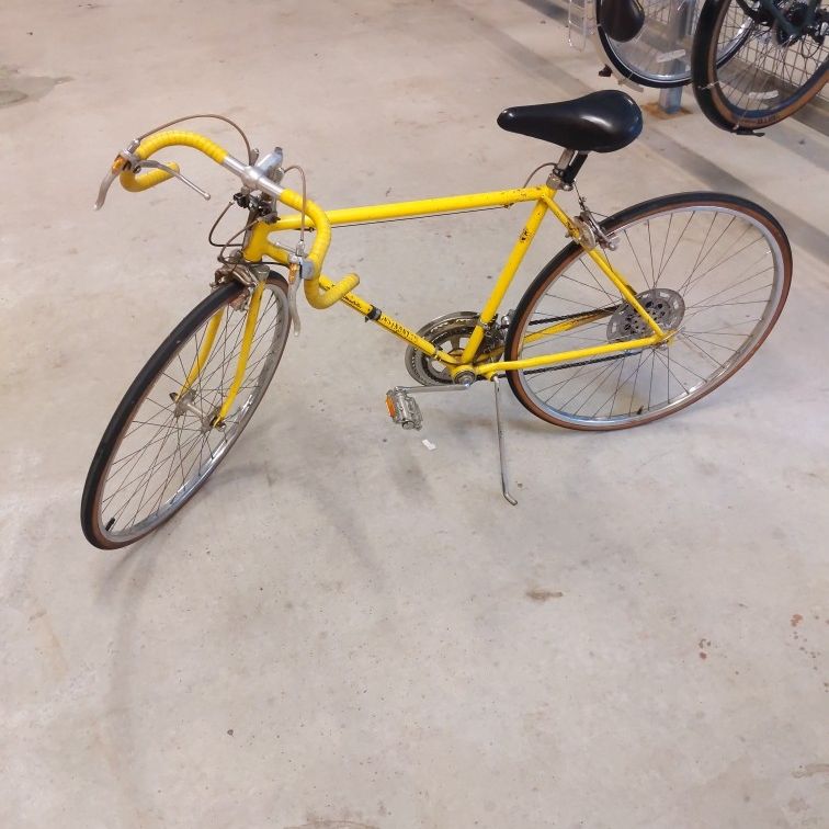 Vintage 1974 Schwinn Continental Yellow Road Bike All Original Parts Except Newer Tires All Parts Work for Sale in Portland OR OfferUp
