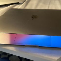Brand New Apple MacBook Pro 2018 256 GB