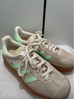 Adidas Original Gazelle Bold J SIZE: 4 1/2 youth