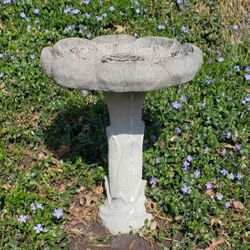 Vintage 40 + Year Stone Garden Statuary Flower Top Bird Bath