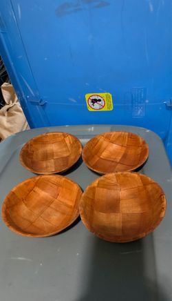 Set of 4 Vintage Royal Colony Wooden Bowl – 6'x2'