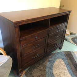 TV Stand / Media Cabinet/ Dresser
