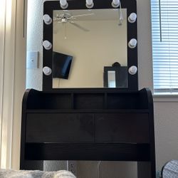 Hollywood LED mirror