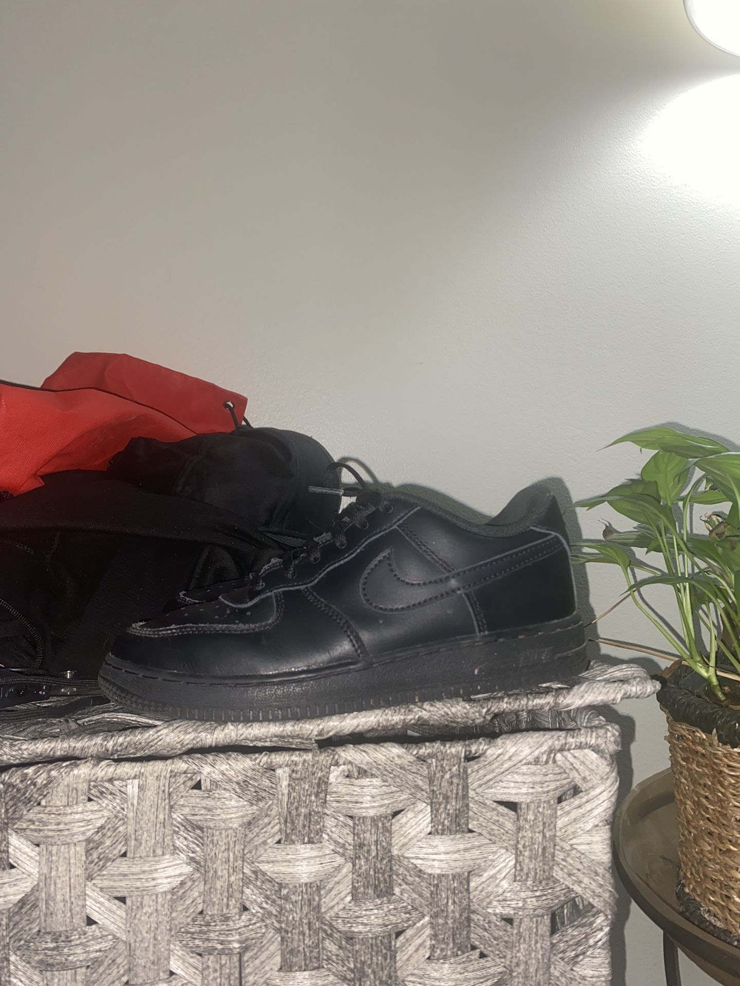 Black Af1s Sz 3y