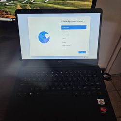 HP Laptop, Like New - 4GB RAM - AMD Athlon Silver