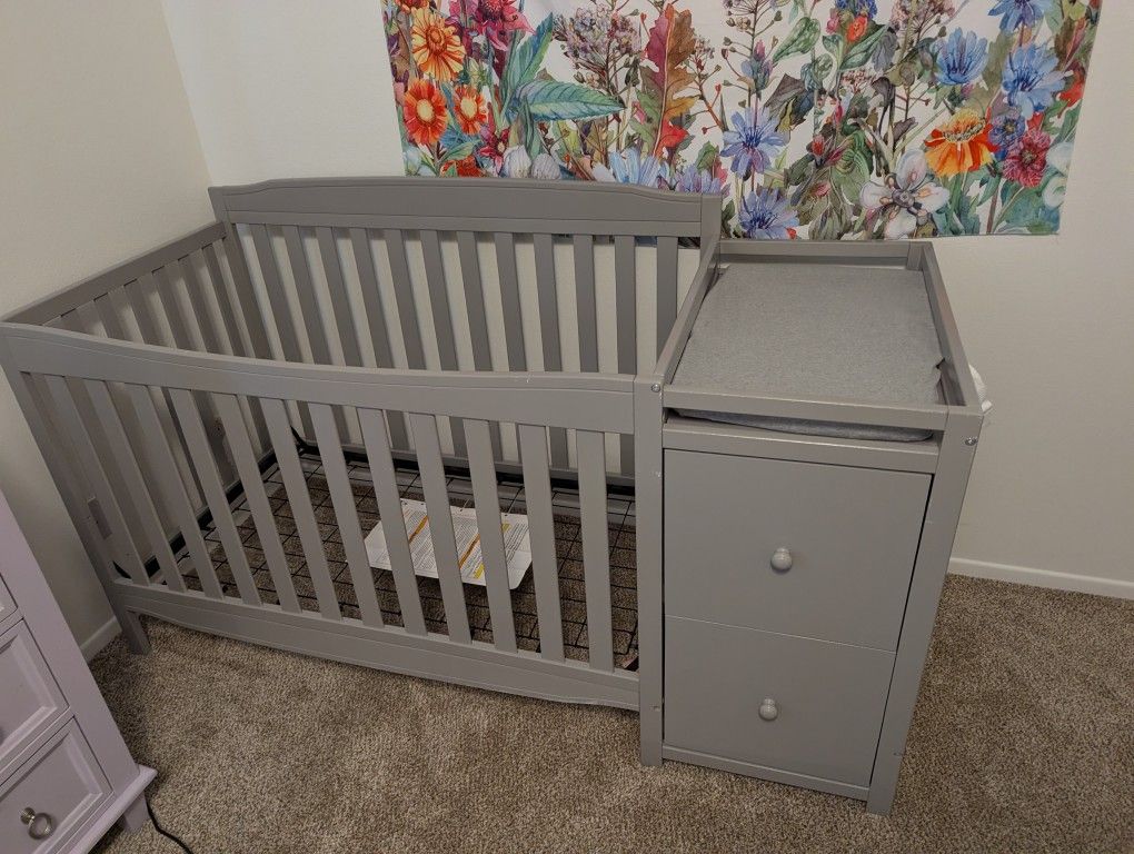 Crib With Changing Table
