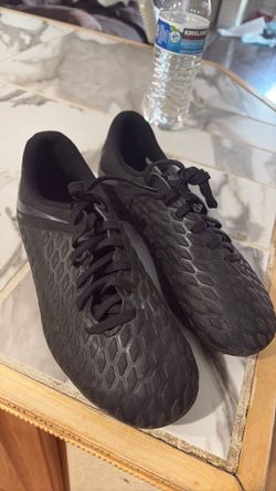 Soccer shoes size 5