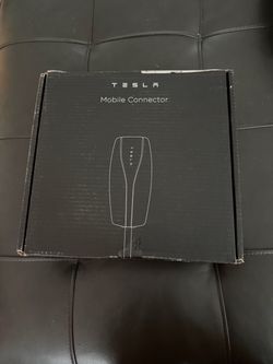 Tesla Mobile Connector – Like New
