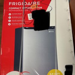 Frigidaire Compact 4.4 cu