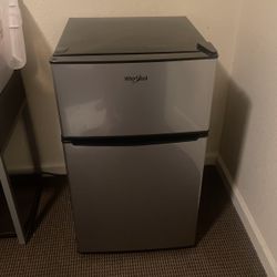 Whirlpool Mini-Fridge