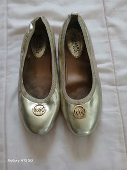 Micheal Kors size 4 kids zapatos Micheal Kors talla 4 de niña