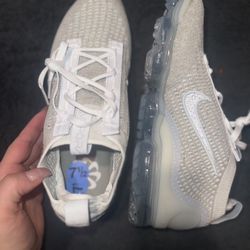 Women’s Varo max Flynit Size 7.5