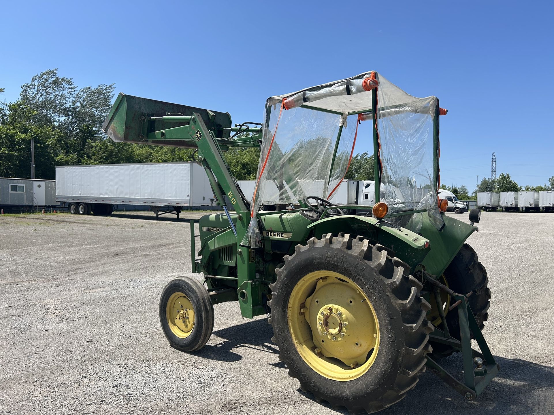 John Deere 1050