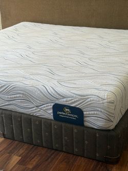 USED KING SIZE SERTA MEMORY FOAM MATTRESS ONLY