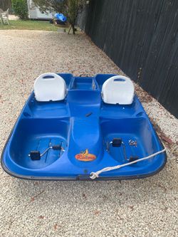 Paddle boat
