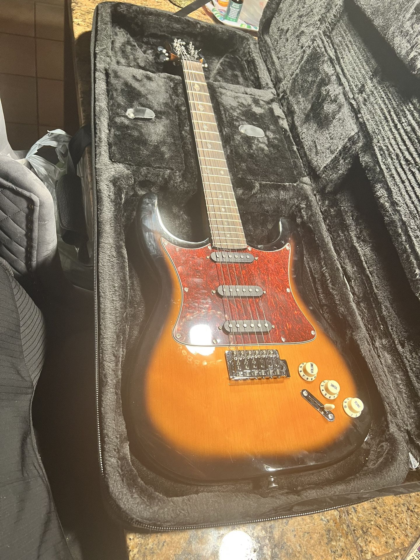 Randy Jackson American electric diamond edition guitar