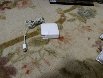 Apple 65 W Portable Power Adapter A1021