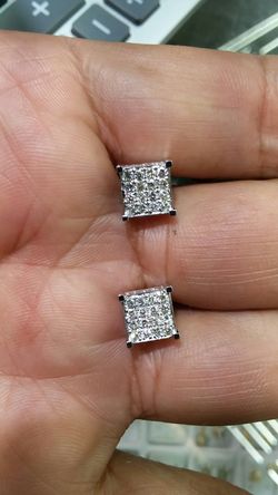 14k white gold Diamond Earing 1.38 ct Diamonds 4 GRAMS