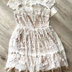 Womens Lace Dress Size Small Brand New