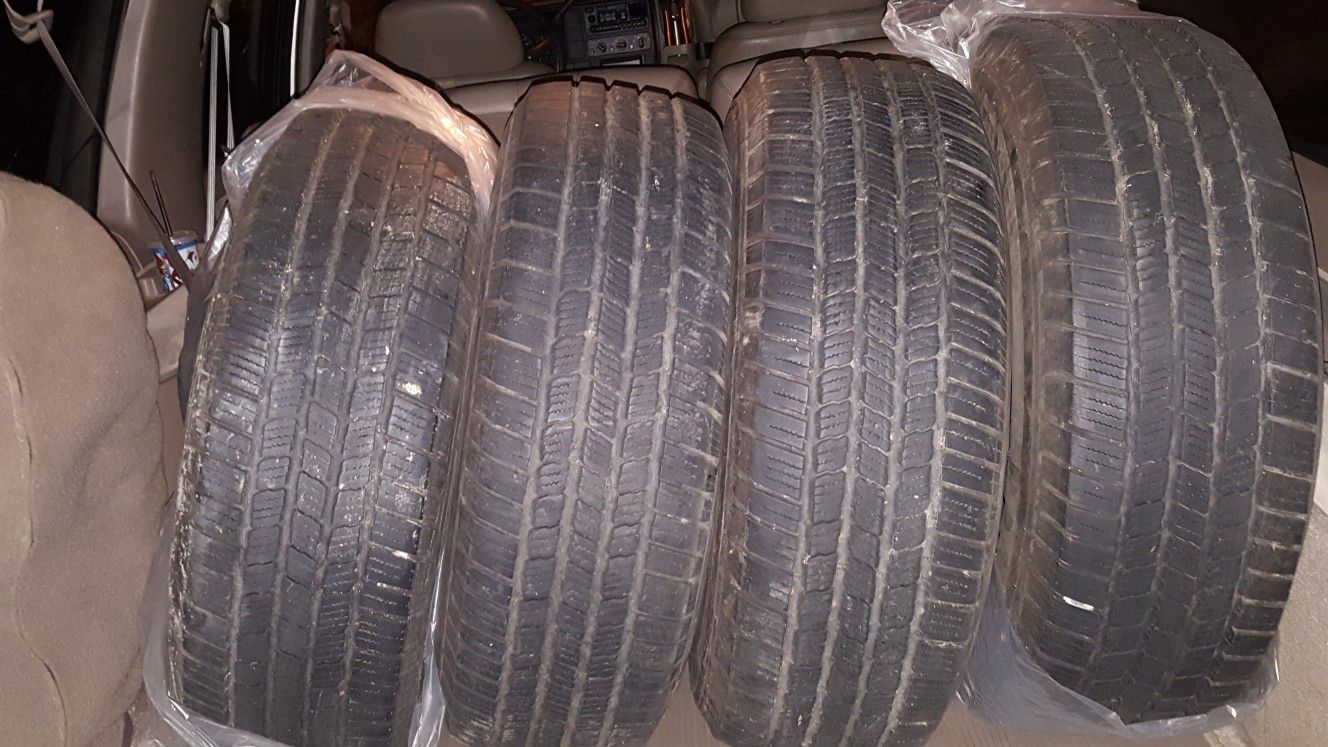 Tires Michelin 235/75R15