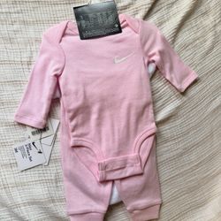 Nike Baby Girl 0-3 Months 