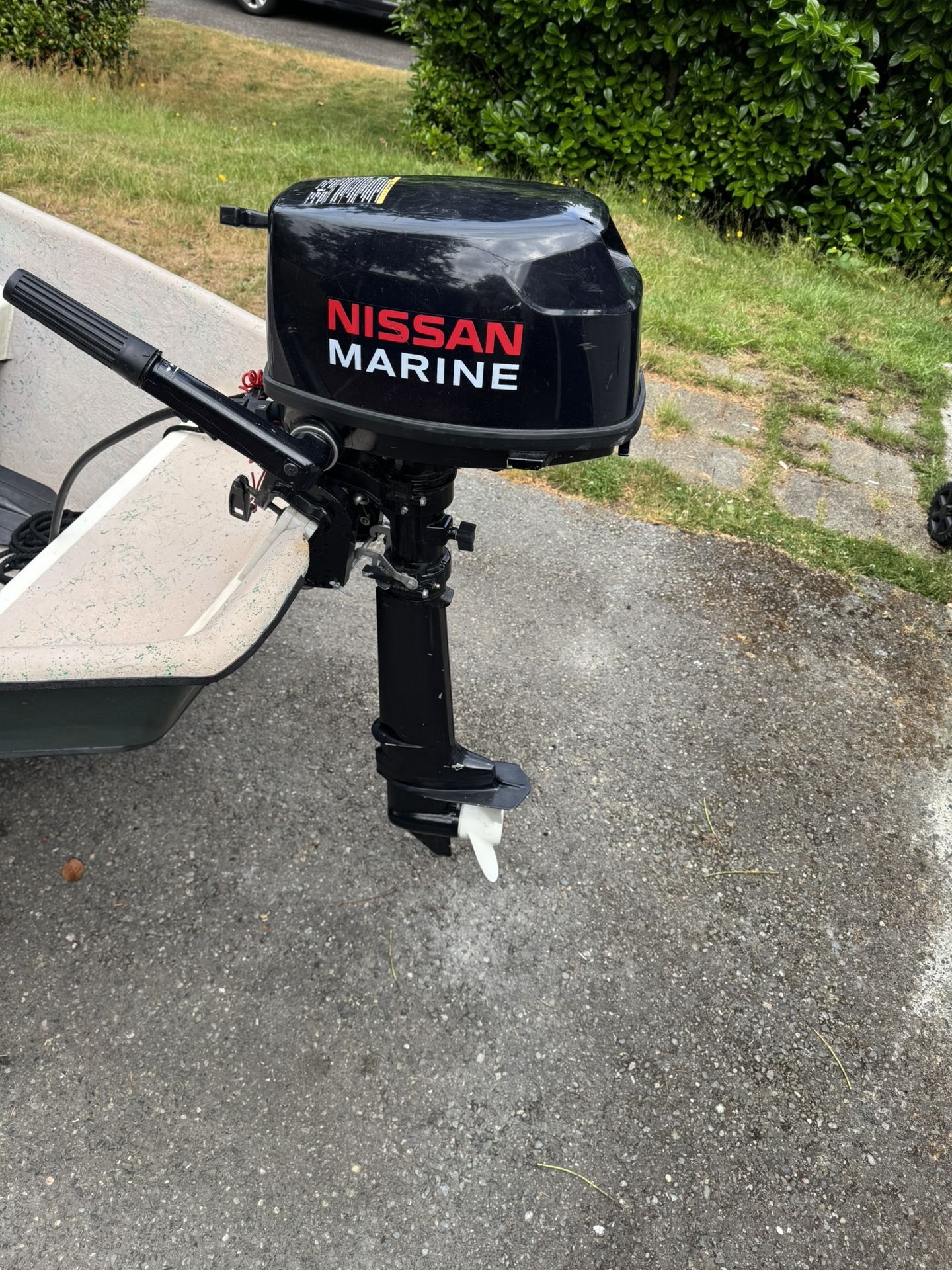 Nissan 6hp 4 Stroke Outboard