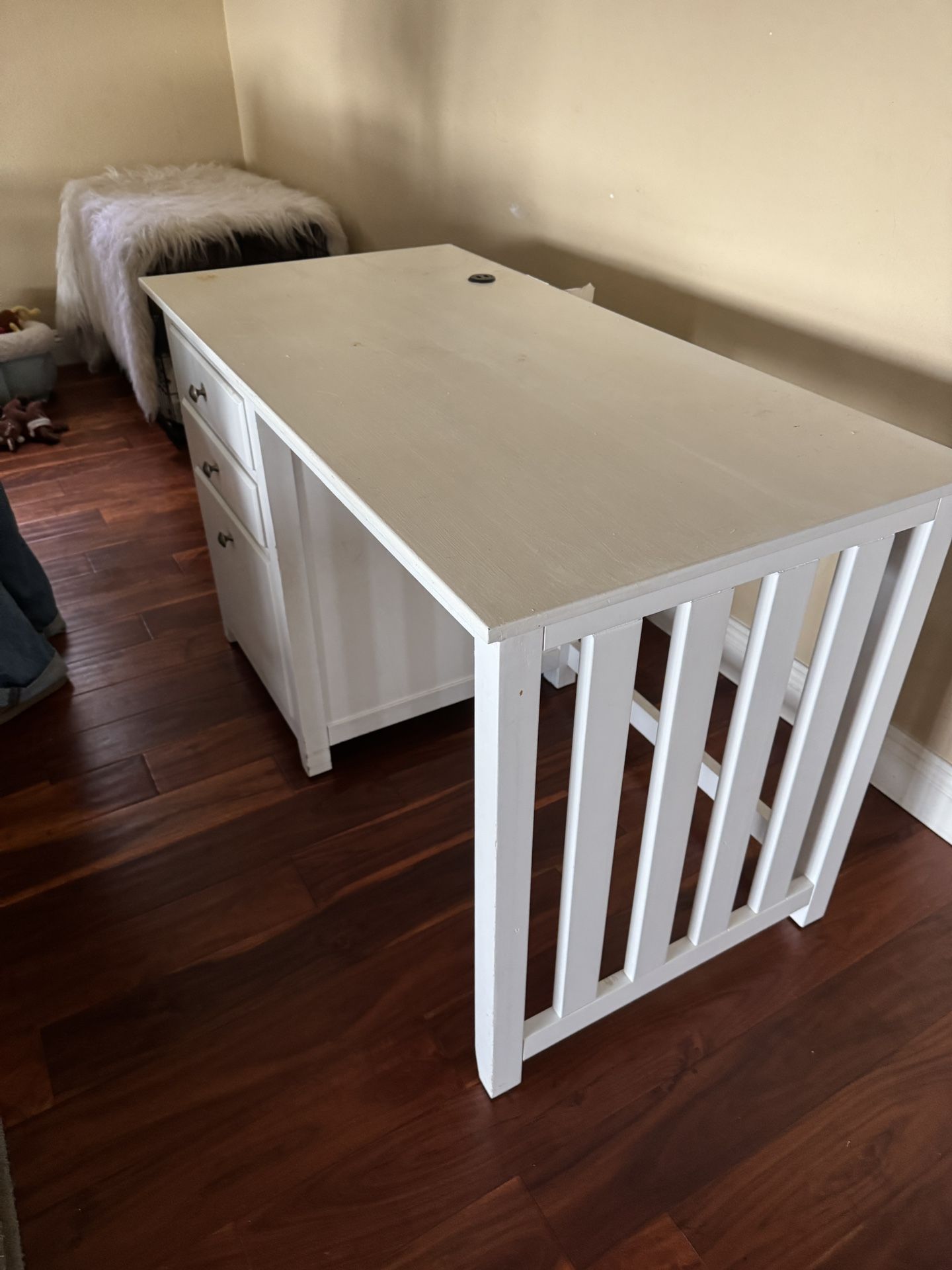 White Desk