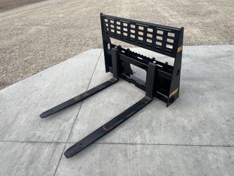 Stinger Attachments Heavy Duty Pallet Forks (5500#-48")