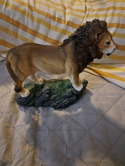LIVING STONE CERAMIC LION