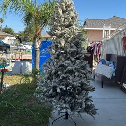 7.5 Ft Christmas Tree