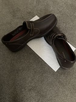 WOMEN’S SHOES - EXCELLENT CONDITION- SIZE 7 1/2 