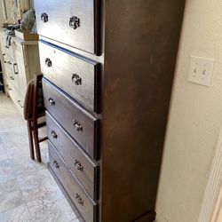 Solid Pine Wood Chest With 5 Drawers.